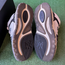 Load image into Gallery viewer, Amiri MA-1s Size 42
