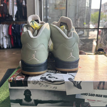 Load image into Gallery viewer, Jordan Jade Horizon 5s Size 10.5
