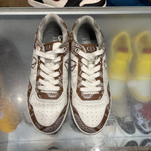 Load image into Gallery viewer, Dior BB27s Size 42
