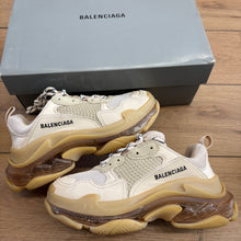 Load image into Gallery viewer, Balenciaga Triple S Size 39
