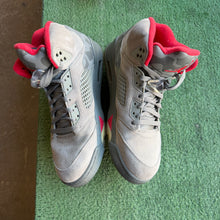 Load image into Gallery viewer, Jordan Camo 5s Size 11
