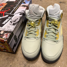 Load image into Gallery viewer, Jordan Jade Horizon 5s Size 14
