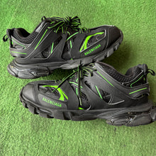 Load image into Gallery viewer, Balenciaga Tracks Size 46
