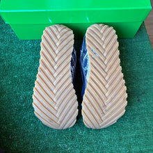 Load image into Gallery viewer, Bottega Veneta Orbits Size 43
