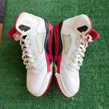 Load image into Gallery viewer, Jordan Black Tongue Fire Red 5s Size 9

