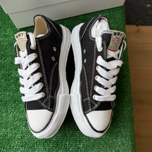 Load image into Gallery viewer, Maison Mihara Yasuhiro OG Sole Peterson Lows Size 41
