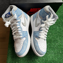 Load image into Gallery viewer, Jordan Hyper Royal 1s Size 7.5
