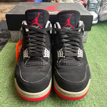 Load image into Gallery viewer, 2019 Jordan Bred 4s Size 9.5
