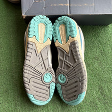 Load image into Gallery viewer, New Balance 550 Size 6.5Y

