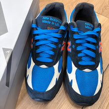 Load image into Gallery viewer, New Balance MiUSA Kith Madison Square Garden 993s Size 9.5
