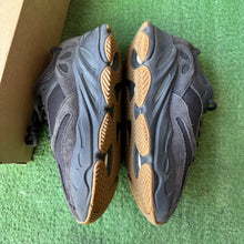 Load image into Gallery viewer, Adidas Yeezy Utility Black 700s Size 7
