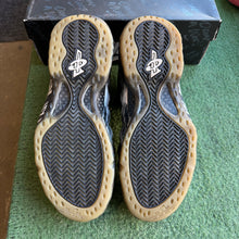 Load image into Gallery viewer, Nike Dream A World Black Foamposites Size 10.5
