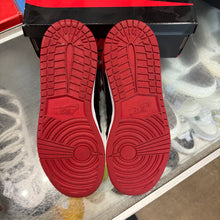 Load image into Gallery viewer, Jordan Patent Bred 1s Size 5Y
