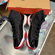Load image into Gallery viewer, Jordan Bred 11s Size 11
