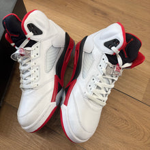 Load image into Gallery viewer, Jordan Black Tongue Fire Red 5s Size 9
