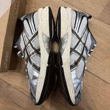 Load image into Gallery viewer, ASICS Clay Canyon Gel-1130s Size 9.5
