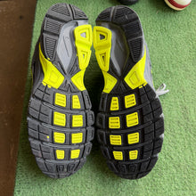 Load image into Gallery viewer, Nike Initiators Size 12

