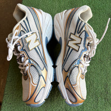 Load image into Gallery viewer, New Balance 740s Size 11.5
