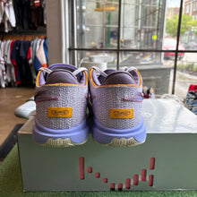 Load image into Gallery viewer, Nike LeBron Violet Rose 20s Size 11
