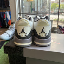 Load image into Gallery viewer, Jordan Cement Grey 3s Size 8
