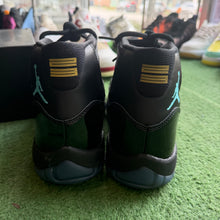 Load image into Gallery viewer, Jordan Gamma 11s Size 9

