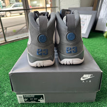 Load image into Gallery viewer, Jordan Flint 9s Size 9.5
