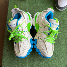 Load image into Gallery viewer, Balenciaga Tracks Size 37
