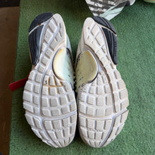 Load image into Gallery viewer, Nike Off White White Prestos Size 12
