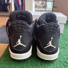 Load image into Gallery viewer, Jordan White Thunder 4s Size 7Y
