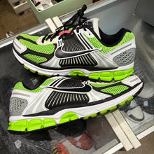 Load image into Gallery viewer, Nike Zoom Electric Green Vomeros Size 11.5
