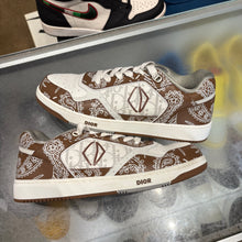 Load image into Gallery viewer, Dior BB27s Size 42
