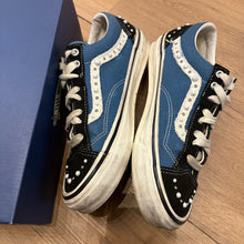 Load image into Gallery viewer, Vans Navy Pearlized Old Skool 36s Size 9
