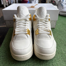 Load image into Gallery viewer, Jordan Metallic Gold 4s Size 8.5W/7M
