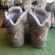 Load image into Gallery viewer, Jordan Wolf Grey 5s Size 7
