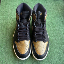 Load image into Gallery viewer, Jordan Metallic Gold 1s Size 11.5
