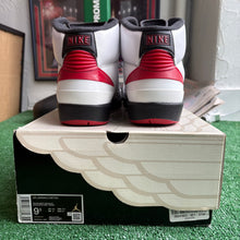 Load image into Gallery viewer, Jordan Chicago 2s Size 9.5

