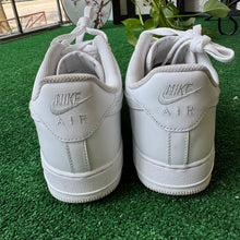 Load image into Gallery viewer, Nike White Air Force 1 Size 11.5
