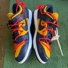 Load image into Gallery viewer, Nike Off White Michigan Low Dunks Size 9
