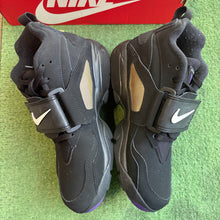 Load image into Gallery viewer, Nike Ravens Air Diamond Turfs Size 9
