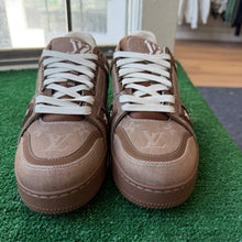 Load image into Gallery viewer, Louis Vuitton Trainers Size 6.5UK

