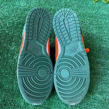 Load image into Gallery viewer, Nike Miami Hurricanes Low Dunks Size 9
