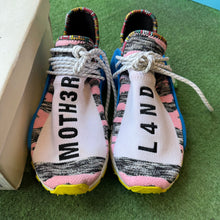 Load image into Gallery viewer, Adidas Pharrell Human Race Size 8
