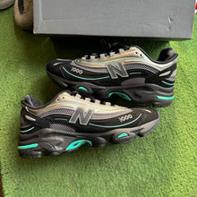 Load image into Gallery viewer, New Balance Black Teal 1000s Size 9
