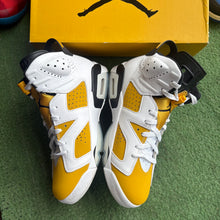 Load image into Gallery viewer, Jordan Ochre 6s Size 9.5
