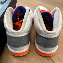 Load image into Gallery viewer, Nike Auburn Air Trainer SCs Size 10.5
