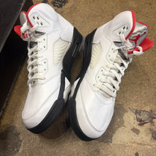 Load image into Gallery viewer, Jordan Fire Red 5s Size 10.5
