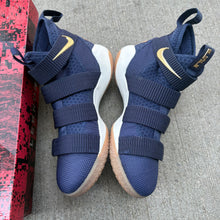 Load image into Gallery viewer, Nike LeBron Soldier 11s Size 8

