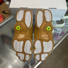 Load image into Gallery viewer, Jordan Wheat 13s Size 12
