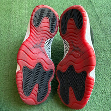 Load image into Gallery viewer, Jordan Bred 11s Size 11.5
