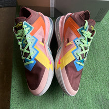 Load image into Gallery viewer, Nike LeBron Mimi Plange Mad King Low 18s Size 11.5

